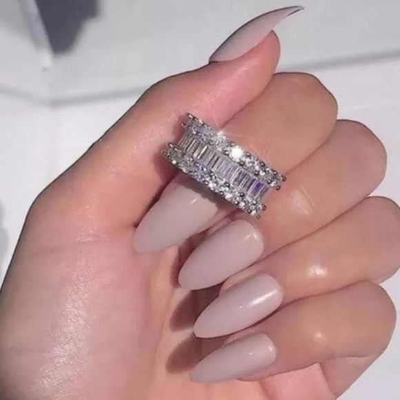 NEW RING CUBIC ZIRCONIA - Picture 3 of 3